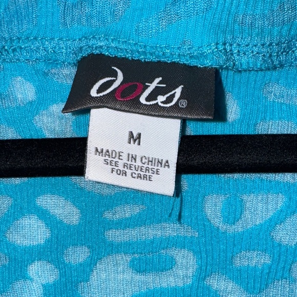 Dots Turquoise Patterned V-Neck Short Sleeve Top - Picture 2 of 3